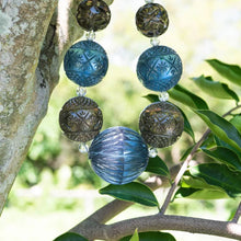 將圖片載入圖庫檢視器 Statement Sphere Necklace