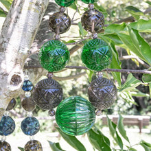 將圖片載入圖庫檢視器 Statement Sphere Necklace