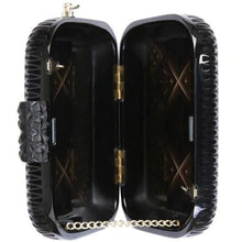 將圖片載入圖庫檢視器 Hand Carved Clutch