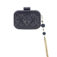 將圖片載入圖庫檢視器 Hand Carved Clutch