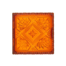 將圖片載入圖庫檢視器 Hand Carved Box Clutch