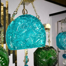 將圖片載入圖庫檢視器 Hand Carved Fan Clutch