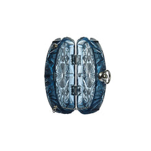 將圖片載入圖庫檢視器 Hand Carved Fan Clutch