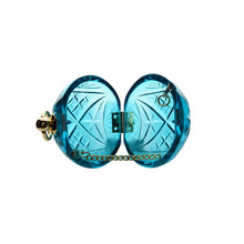 將圖片載入圖庫檢視器 Hand Carved Mini Clutch