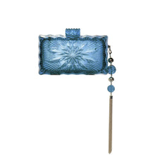 將圖片載入圖庫檢視器 hand carved dahlia clutch