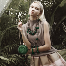 將圖片載入圖庫檢視器 Hand Carved Sphere Clutch