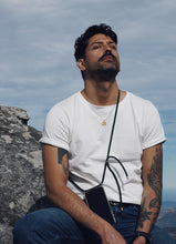 將圖片載入圖庫檢視器 Classic Case Fixed Cord (Black / Gold Tone Hardware) Mobile Case & Cord