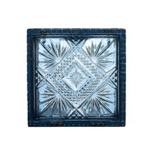 將圖片載入圖庫檢視器 Hand Carved Box Clutch