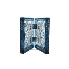 將圖片載入圖庫檢視器 Hand Carved Box Clutch