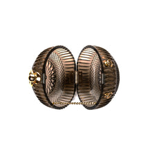 將圖片載入圖庫檢視器 Hand Carved Sphere Clutch