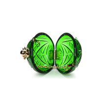 將圖片載入圖庫檢視器 Hand Carved Mini Clutch